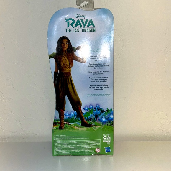 Disney Raya and the Last Dragon Doll - Picture 5 of 8